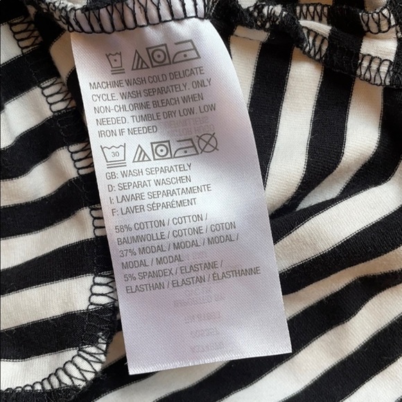 Isaac Mizrahi tunic with contrast trim - Picture 7 of 8